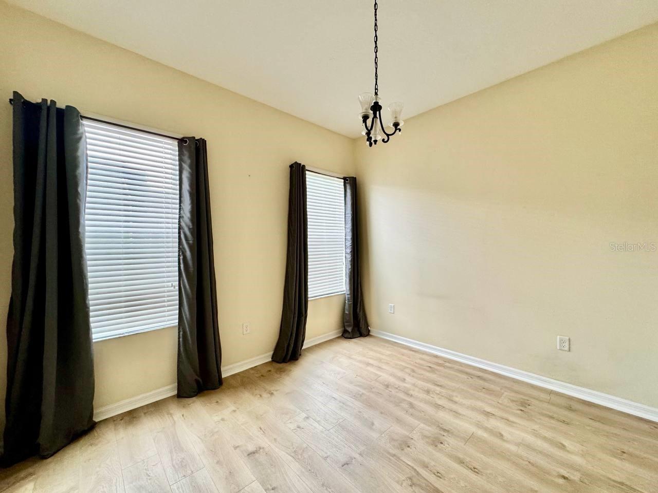 07 OAKS PCLS C-4B & S-1A - Residential Lease