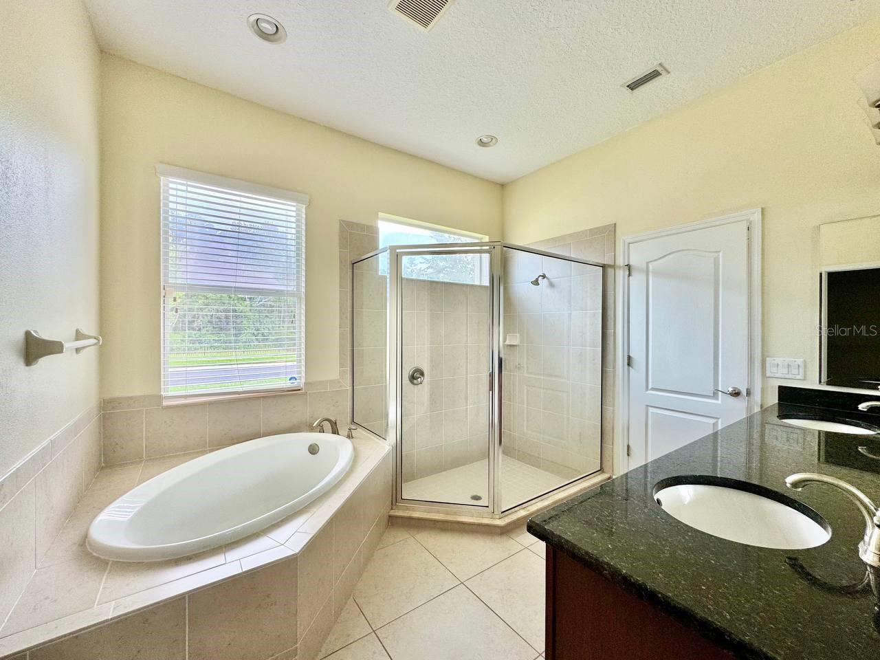 07 OAKS PCLS C-4B & S-1A - Residential Lease
