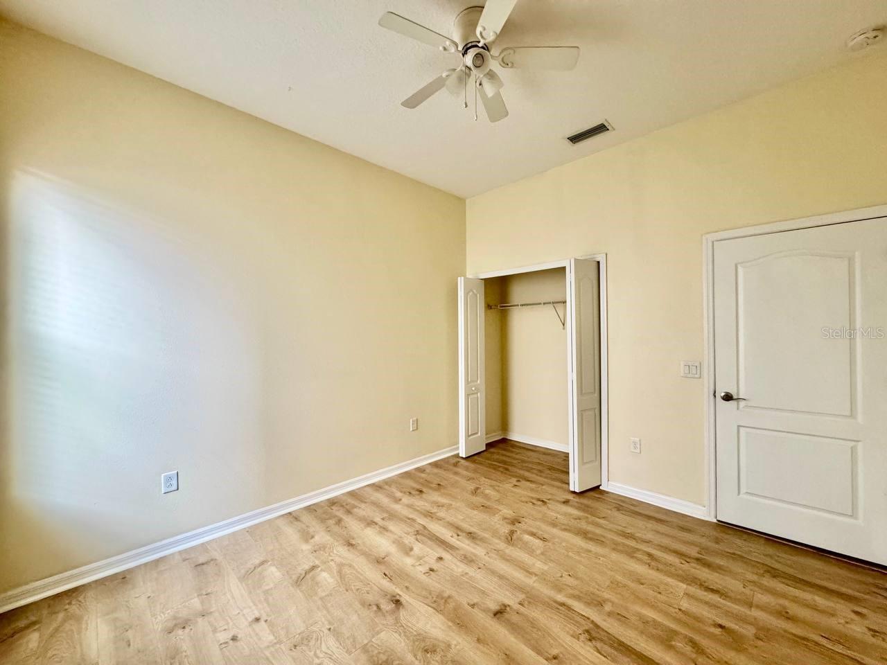 07 OAKS PCLS C-4B & S-1A - Residential Lease
