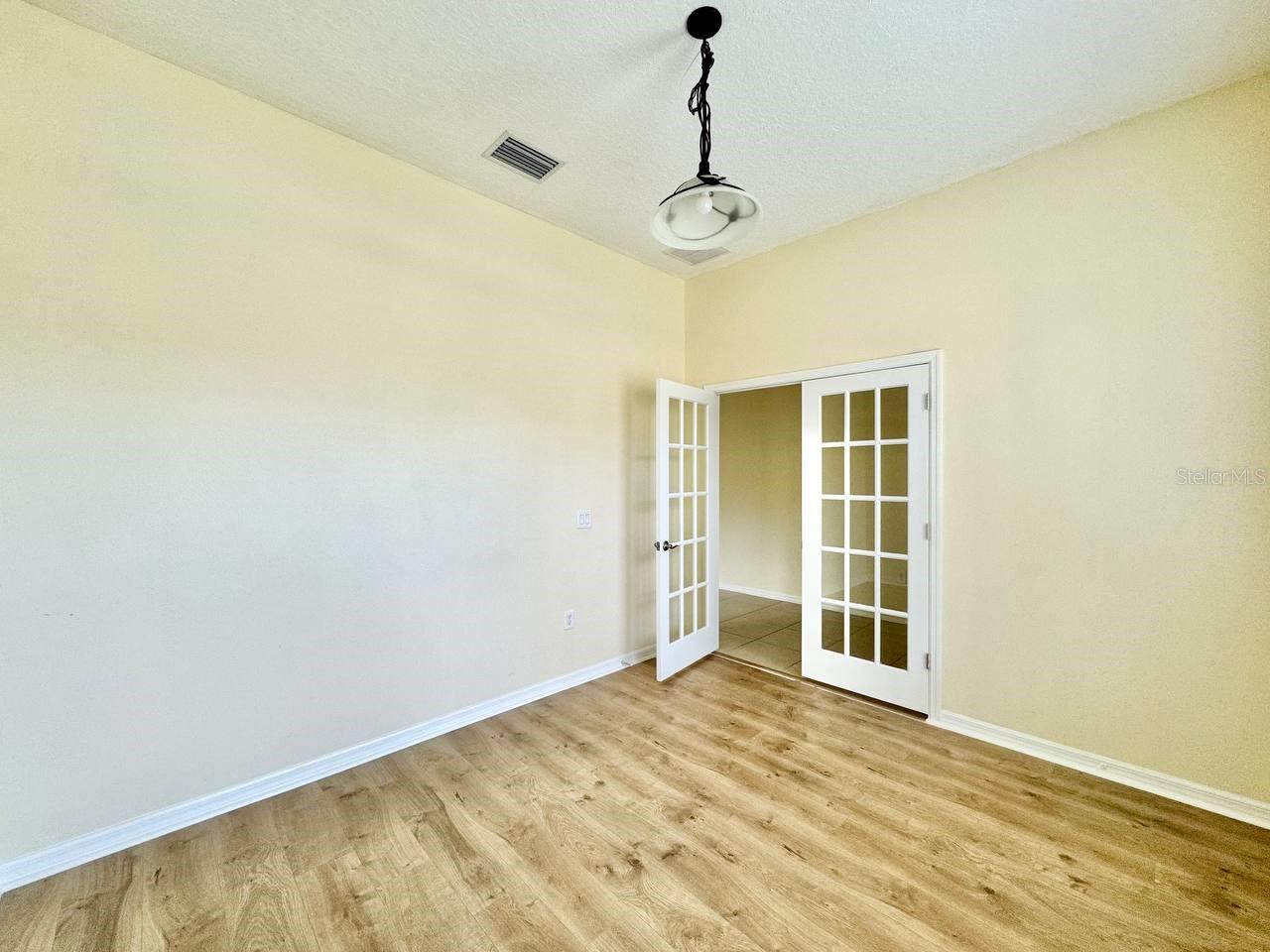07 OAKS PCLS C-4B & S-1A - Residential Lease