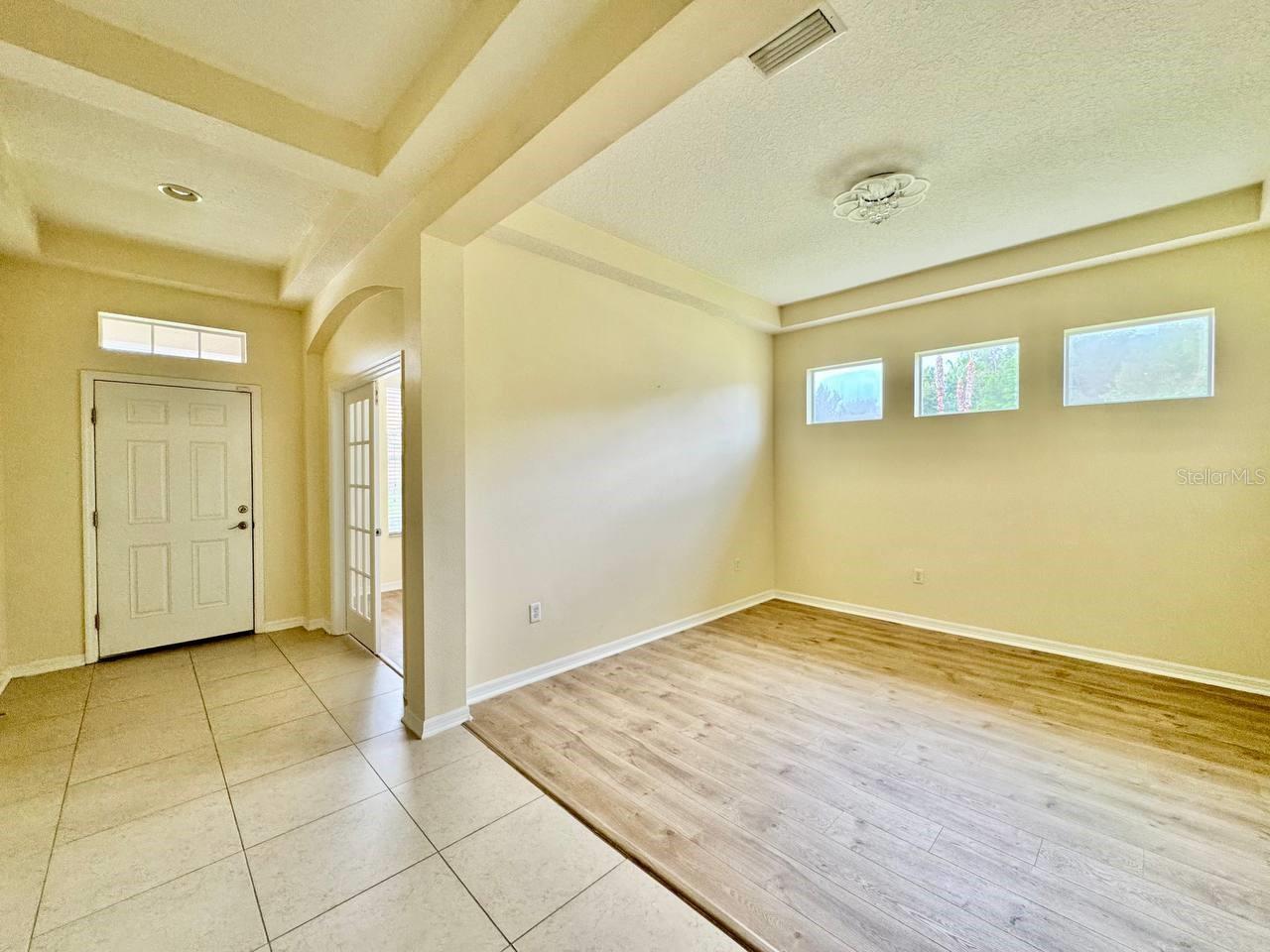 07 OAKS PCLS C-4B & S-1A - Residential Lease