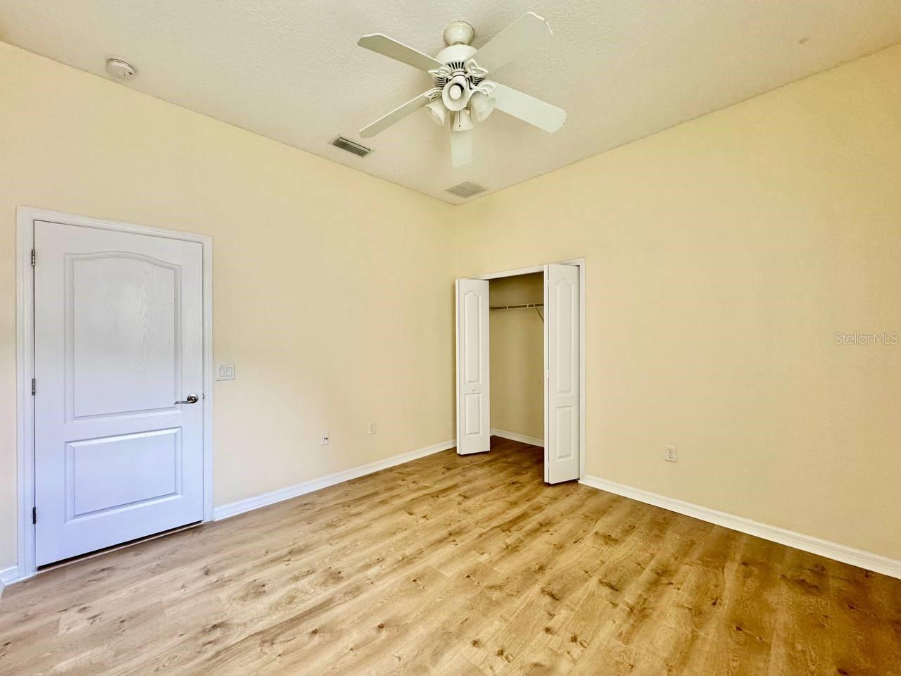 07 OAKS PCLS C-4B & S-1A - Residential Lease