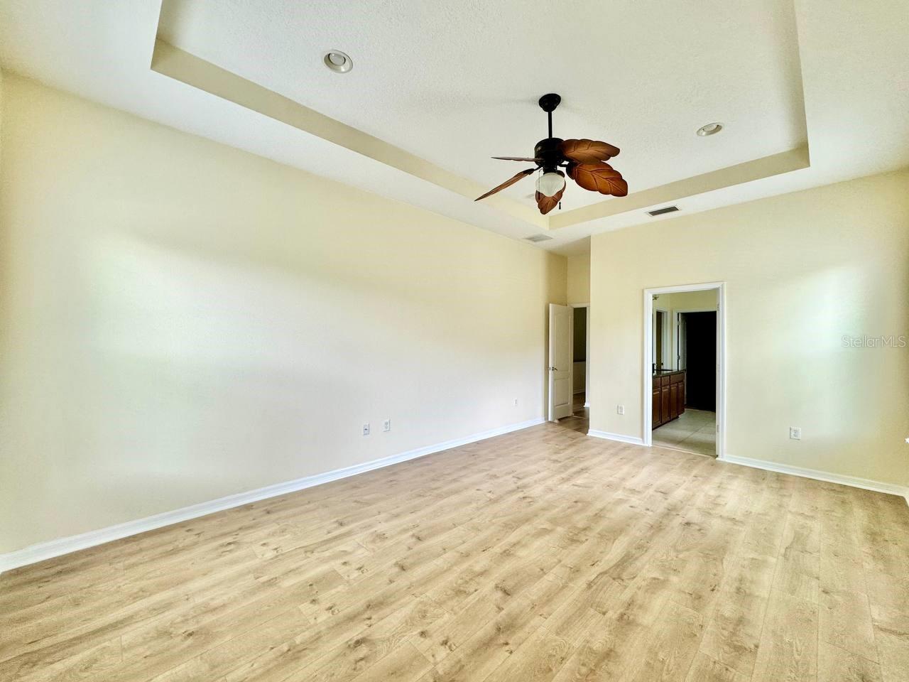 07 OAKS PCLS C-4B & S-1A - Residential Lease