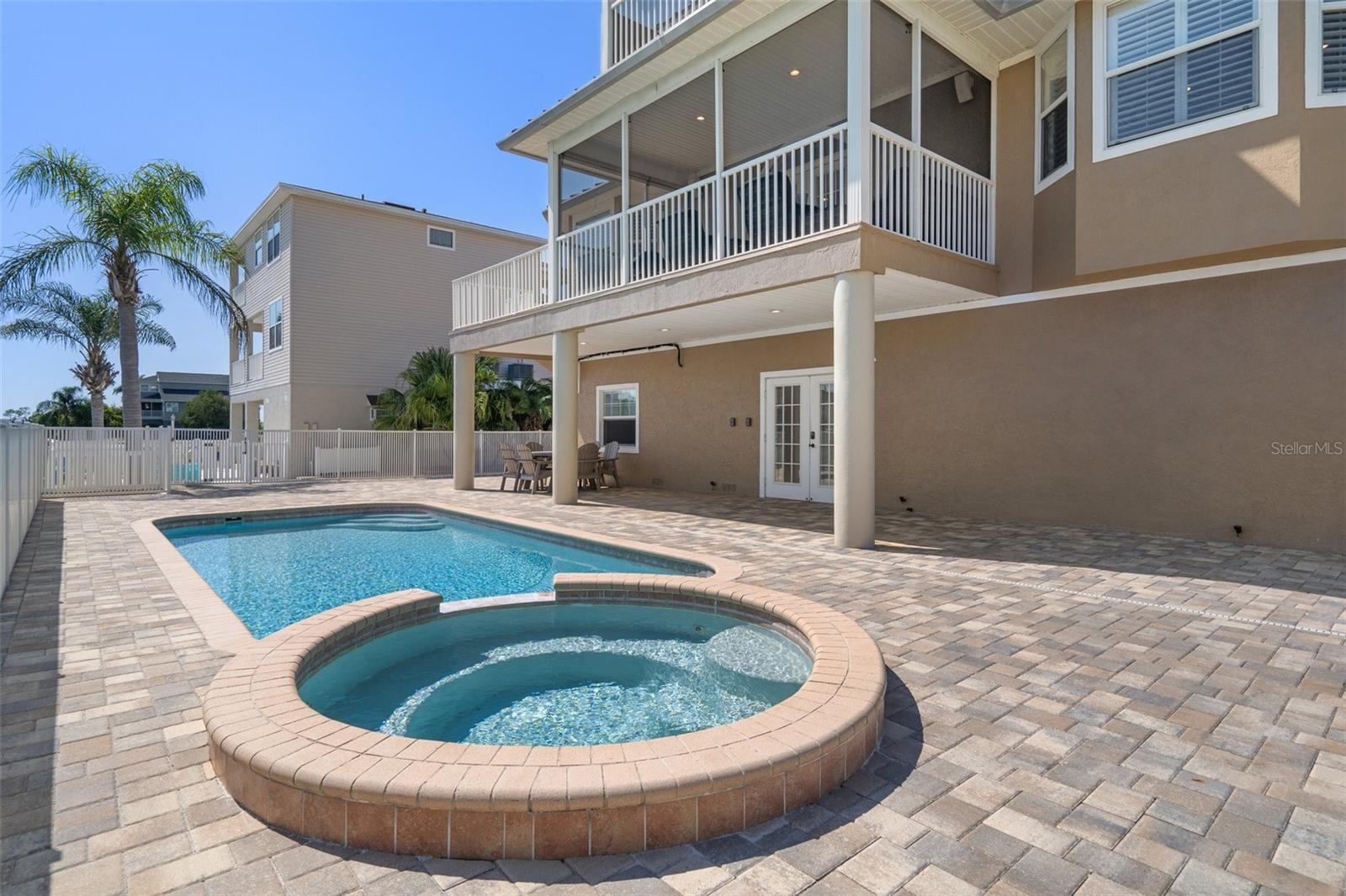 HERNANDO BEACH - Residential
