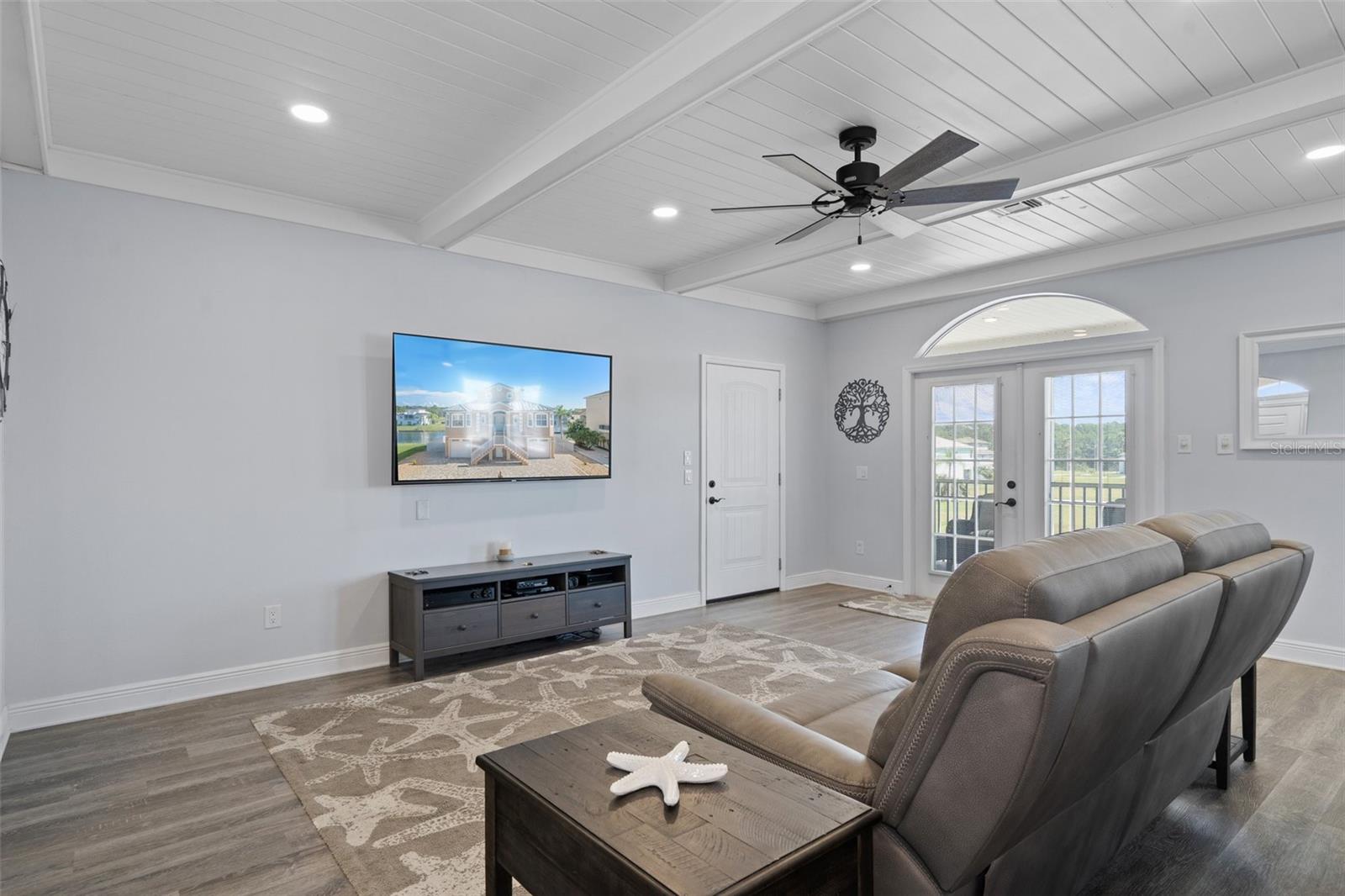 HERNANDO BEACH - Residential