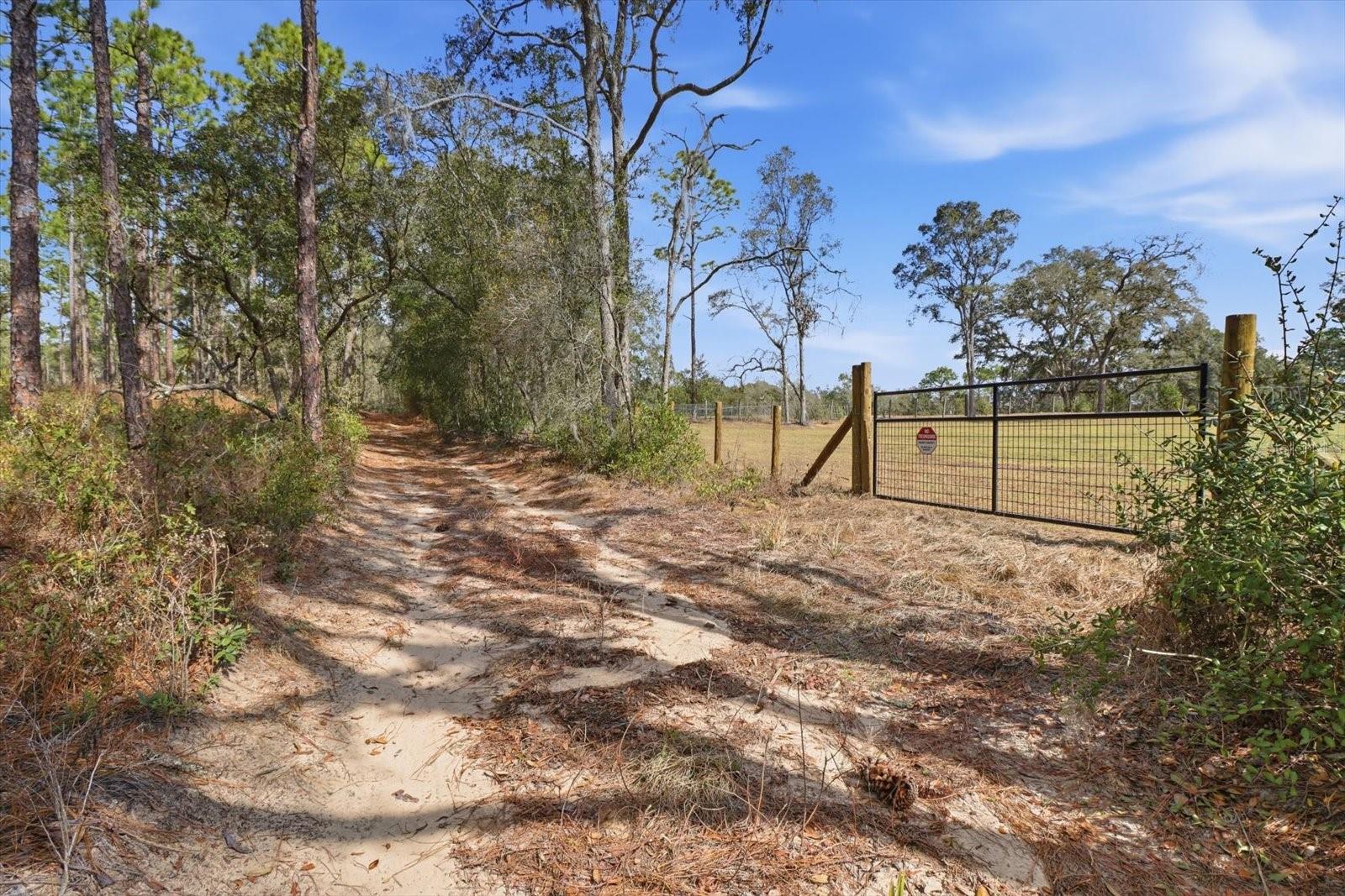 DEERWOOD - Land
