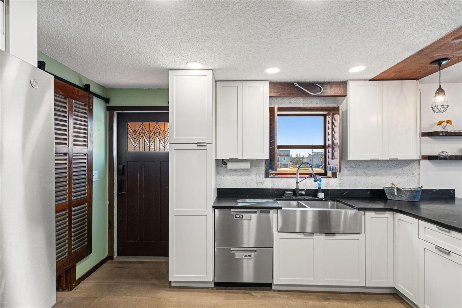 HERNANDO BEACH - Residential