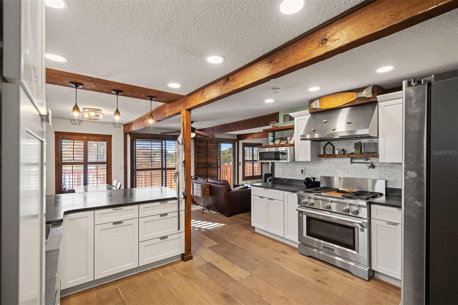 HERNANDO BEACH - Residential