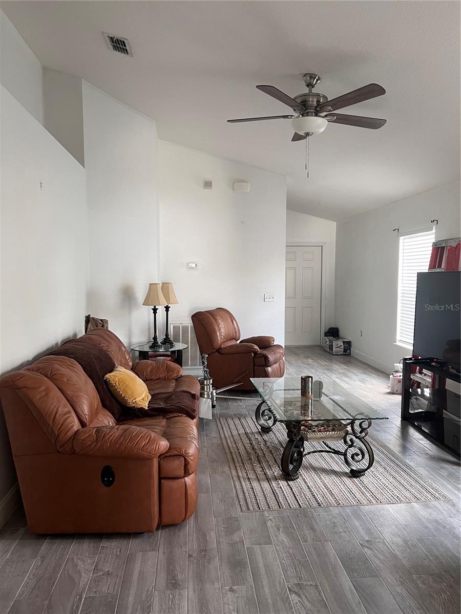 SUNCOAST POINTE VILLAGES 2A 2B & 03 - Residential Lease