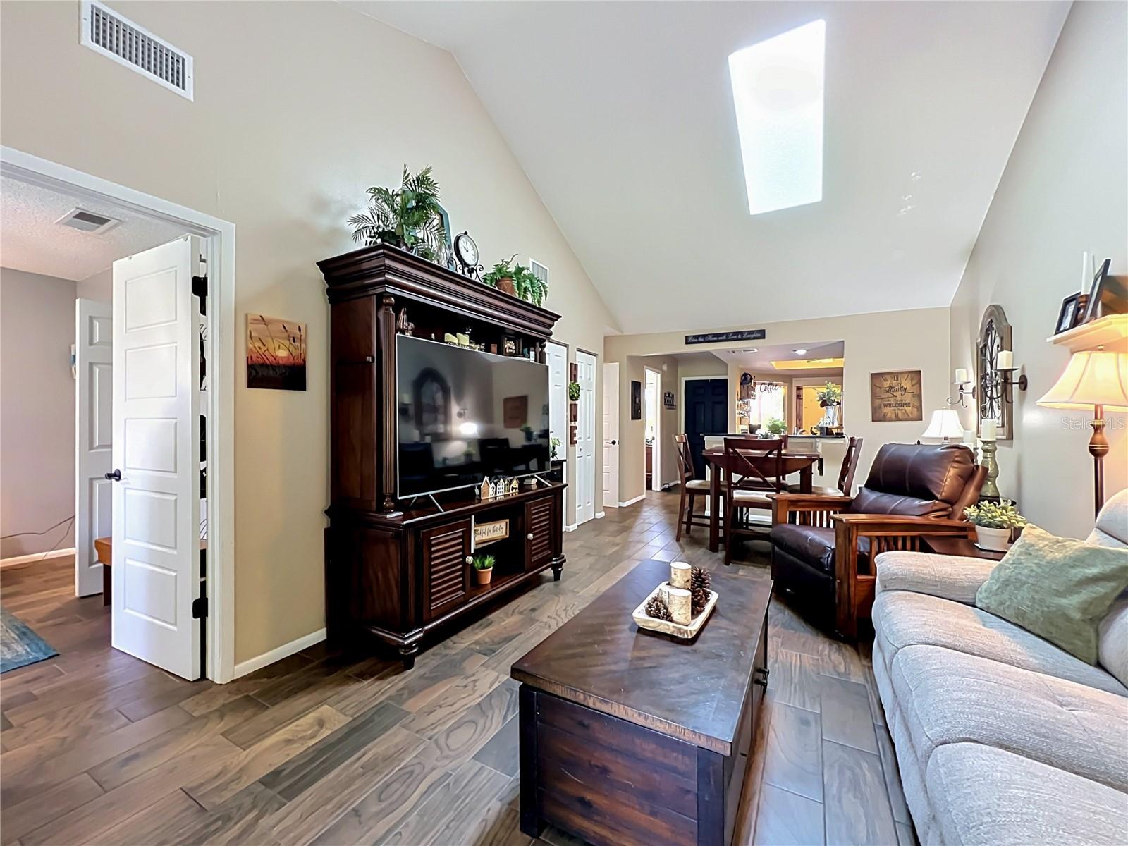 BAYWOOD NORTHWEST - Residential