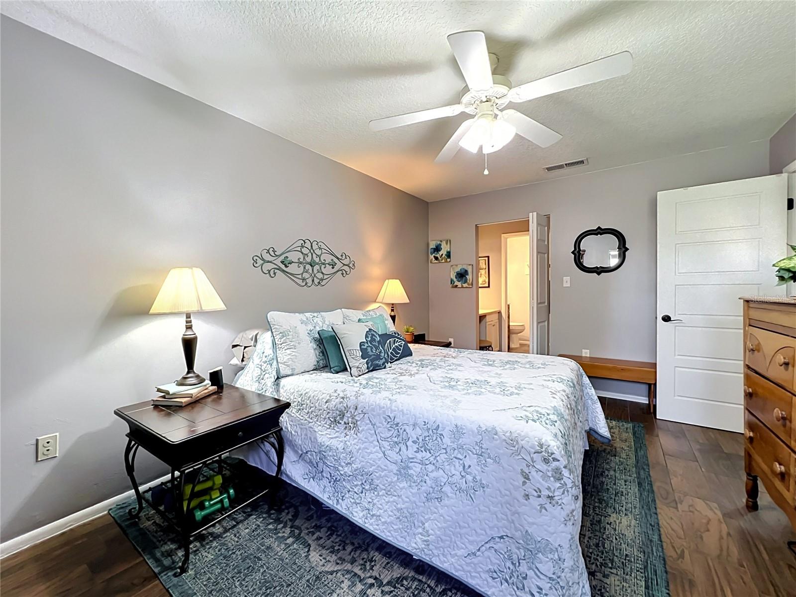 BAYWOOD NORTHWEST - Residential
