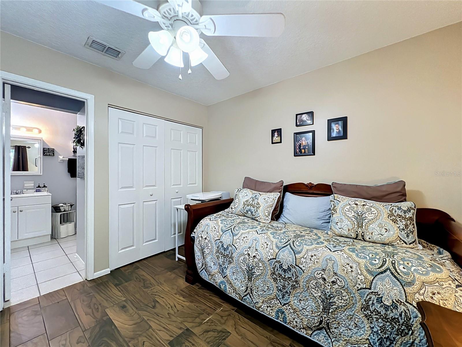 BAYWOOD NORTHWEST - Residential