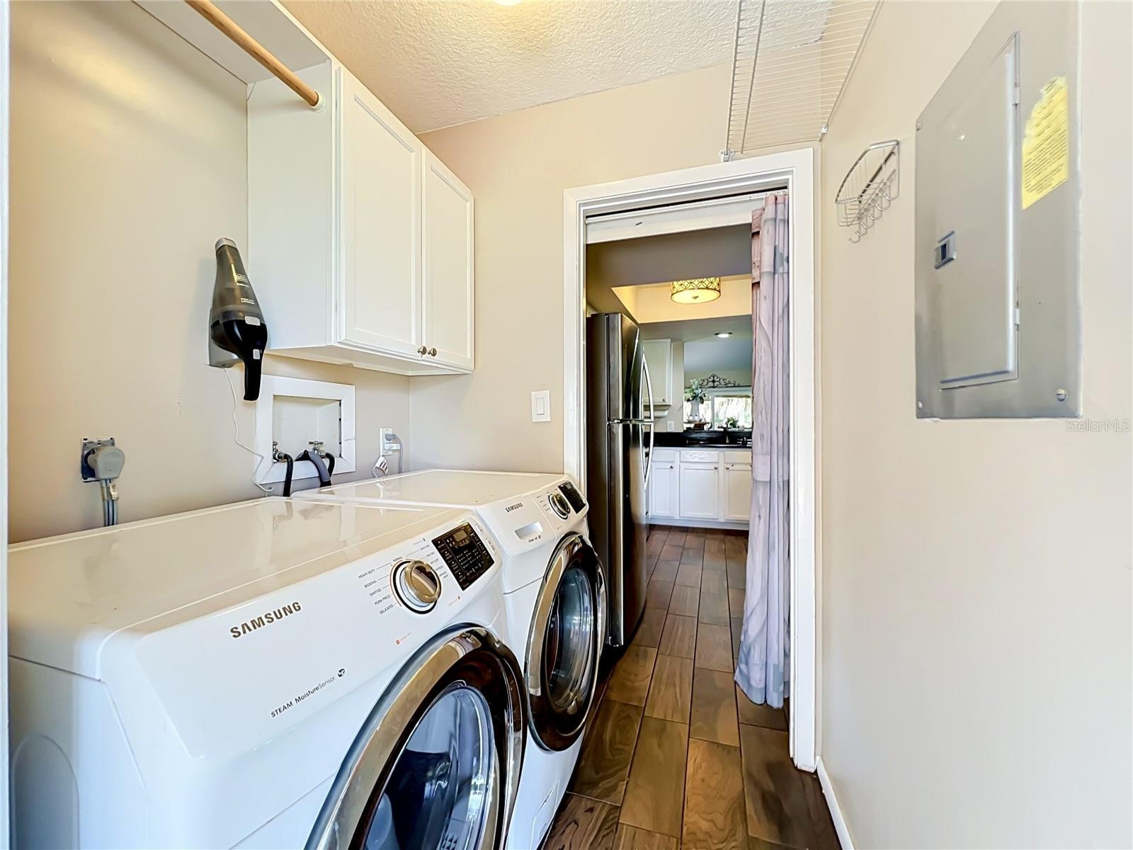 BAYWOOD NORTHWEST - Residential