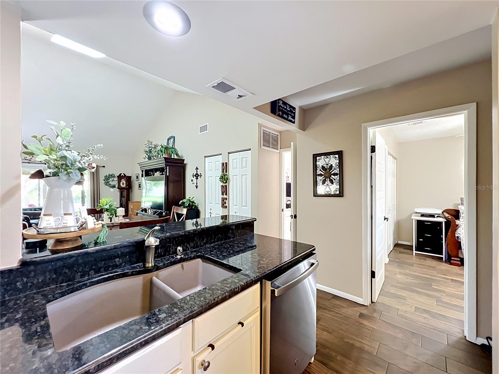 BAYWOOD NORTHWEST - Residential