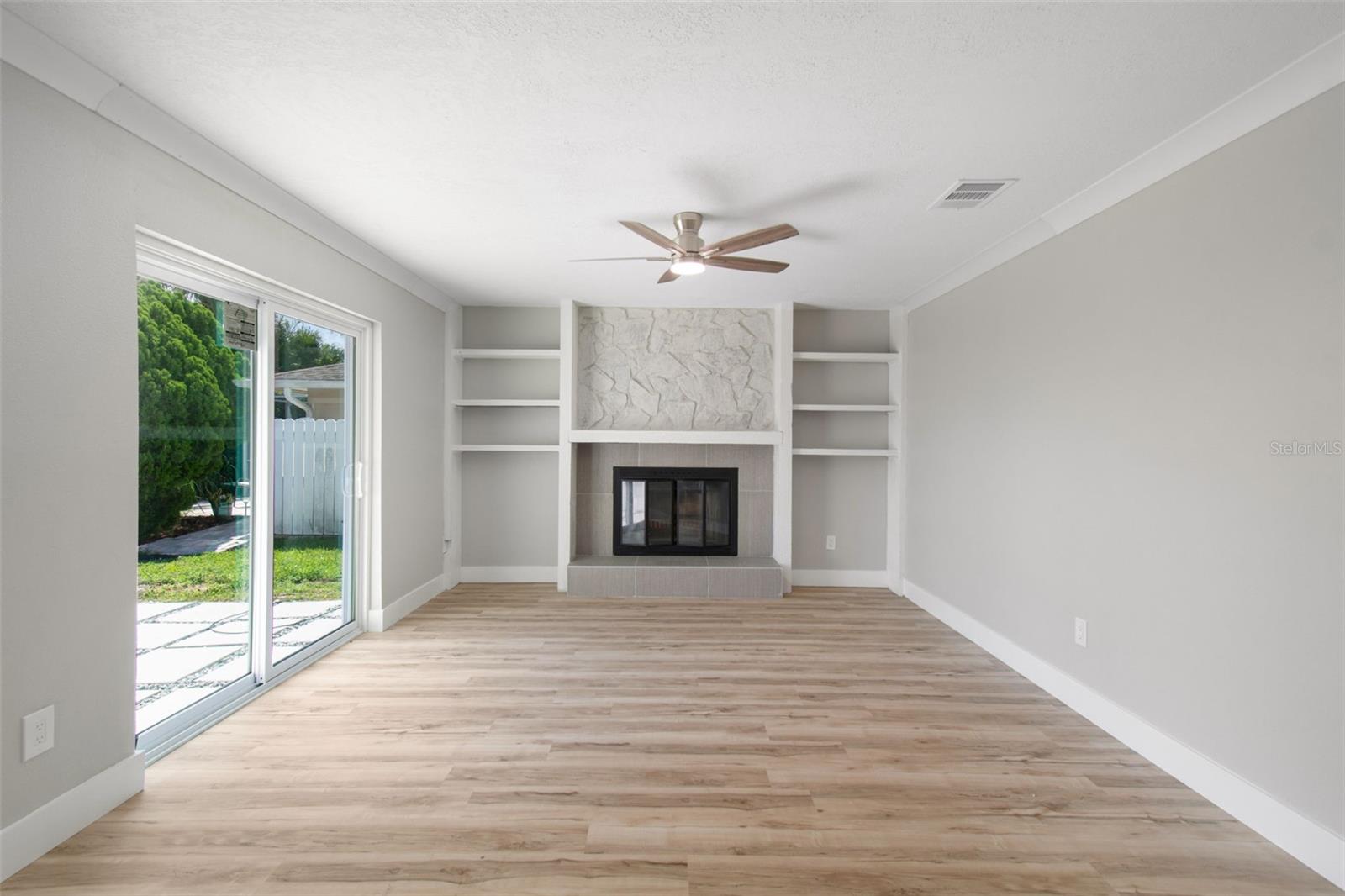 GULF HARBORS WOODLANDS - Residential