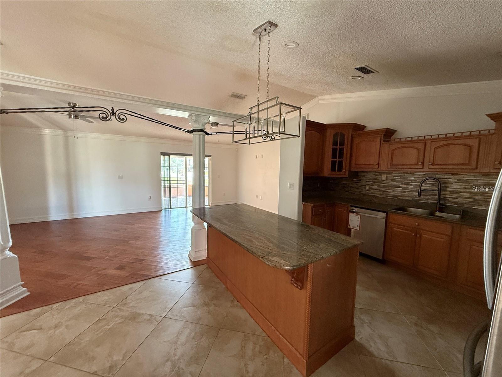 OAK POINTE - Residential Lease