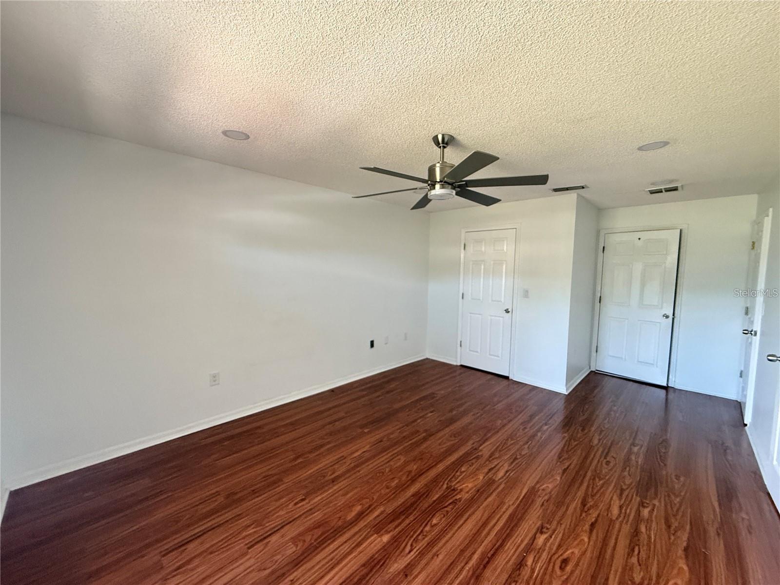 OAK POINTE - Residential Lease
