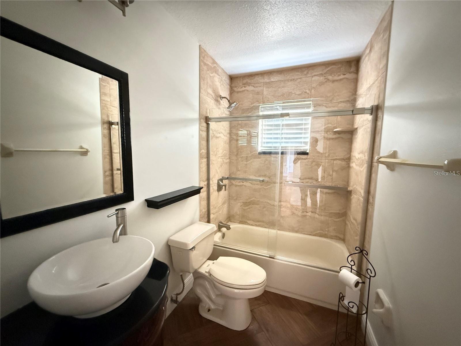 OAK POINTE - Residential Lease