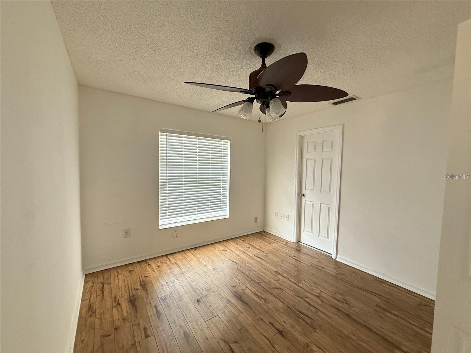 OAK POINTE - Residential Lease