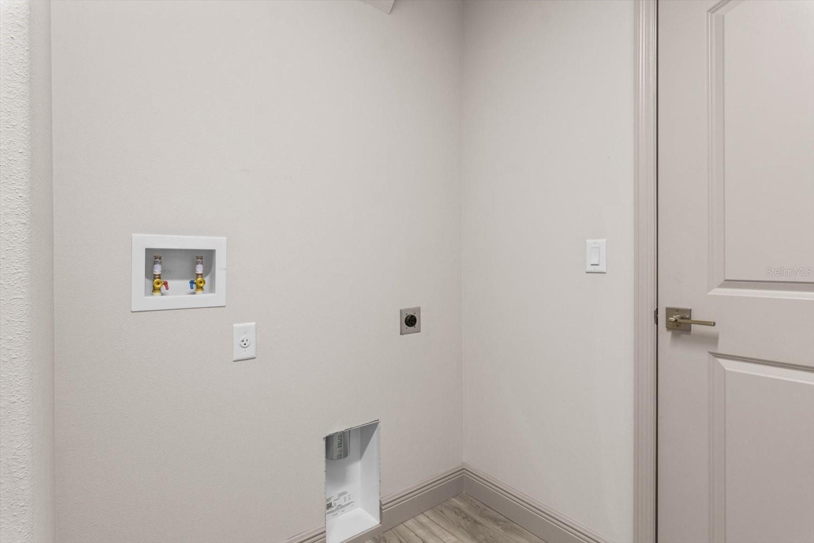CITRUS SPGS UNIT 04 - Residential