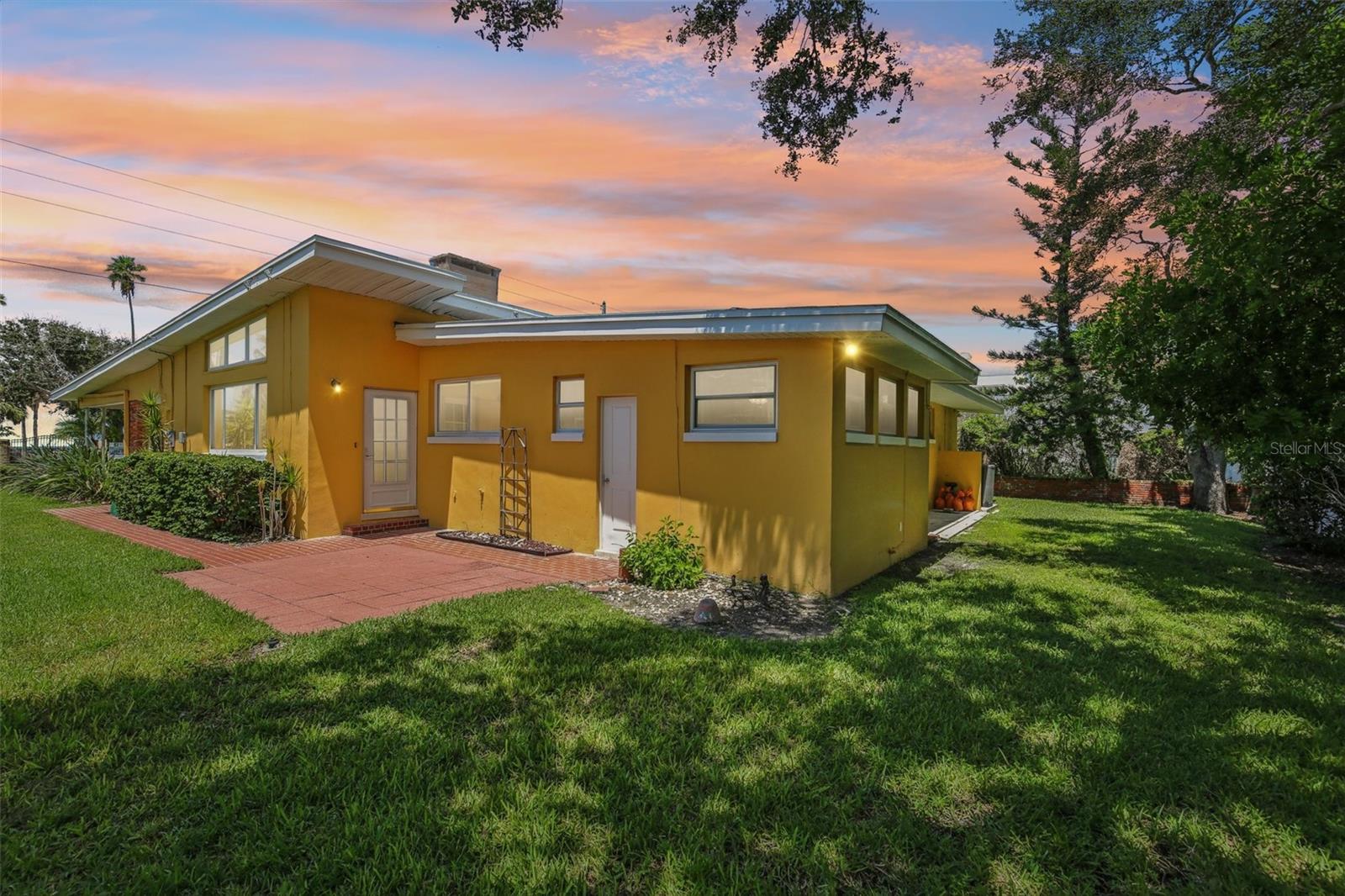 BELLEAIR BEACH YACHT CLUB ESTATES - Residential