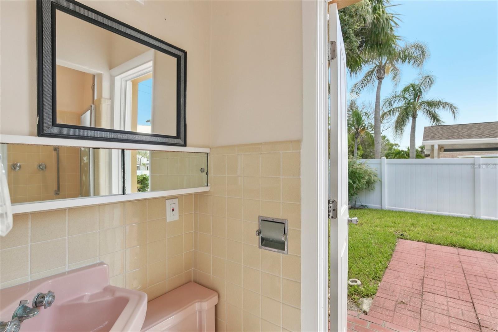 BELLEAIR BEACH YACHT CLUB ESTATES - Residential