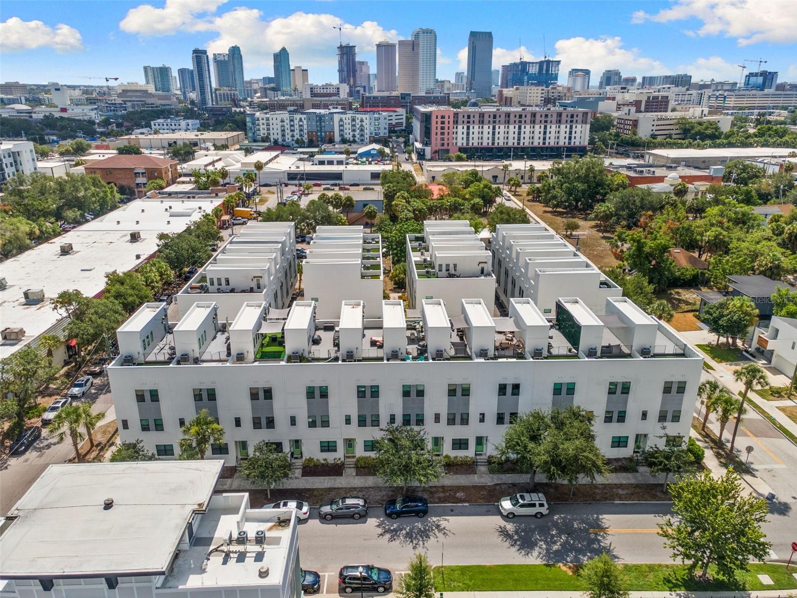 LAS AZOTEAS TWNHMS - Residential