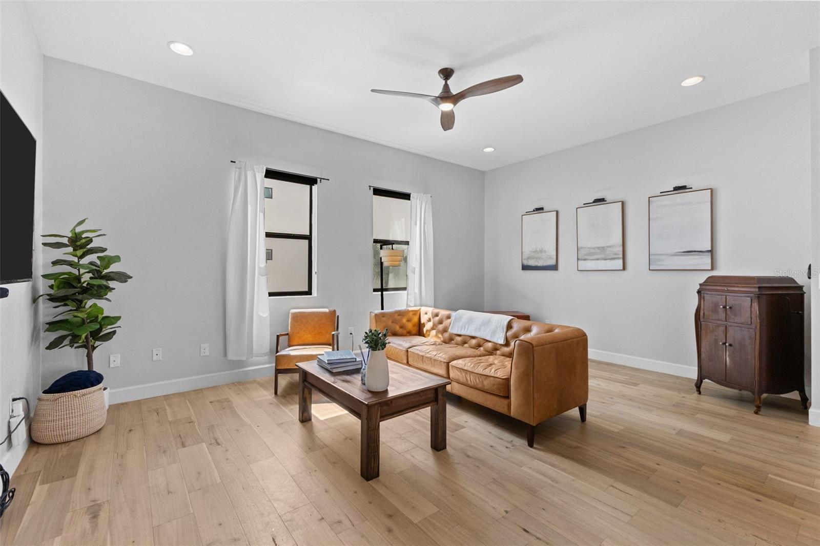 LAS AZOTEAS TWNHMS - Residential