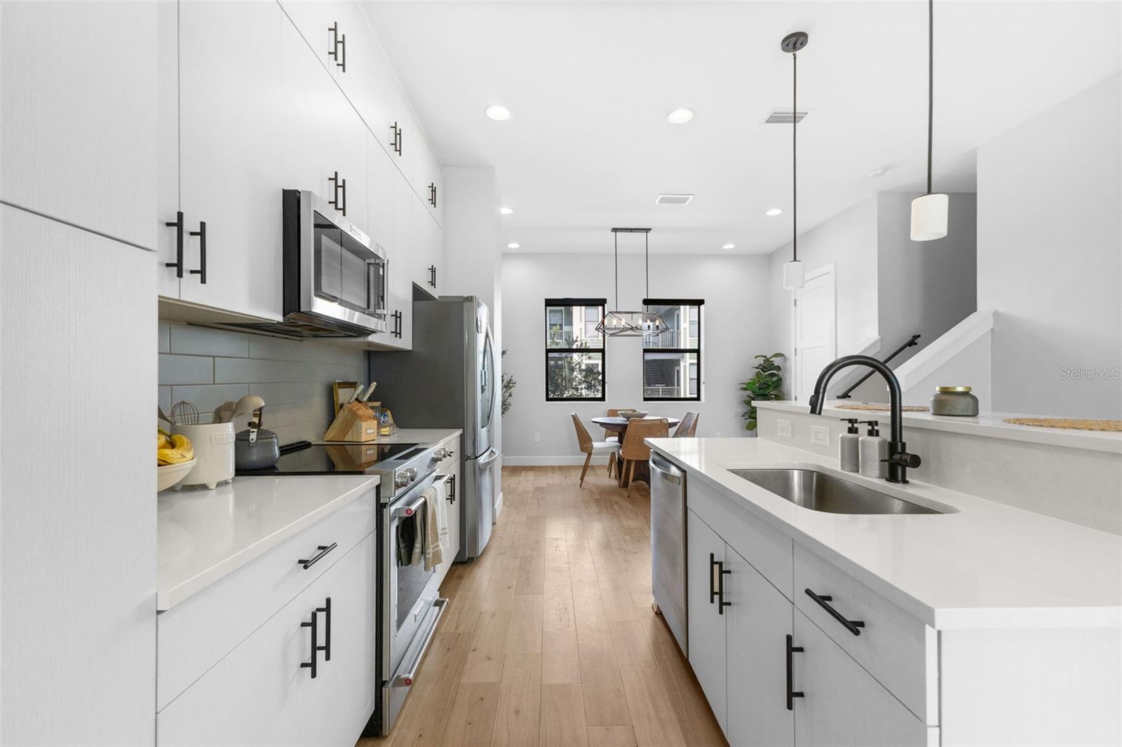 LAS AZOTEAS TWNHMS - Residential