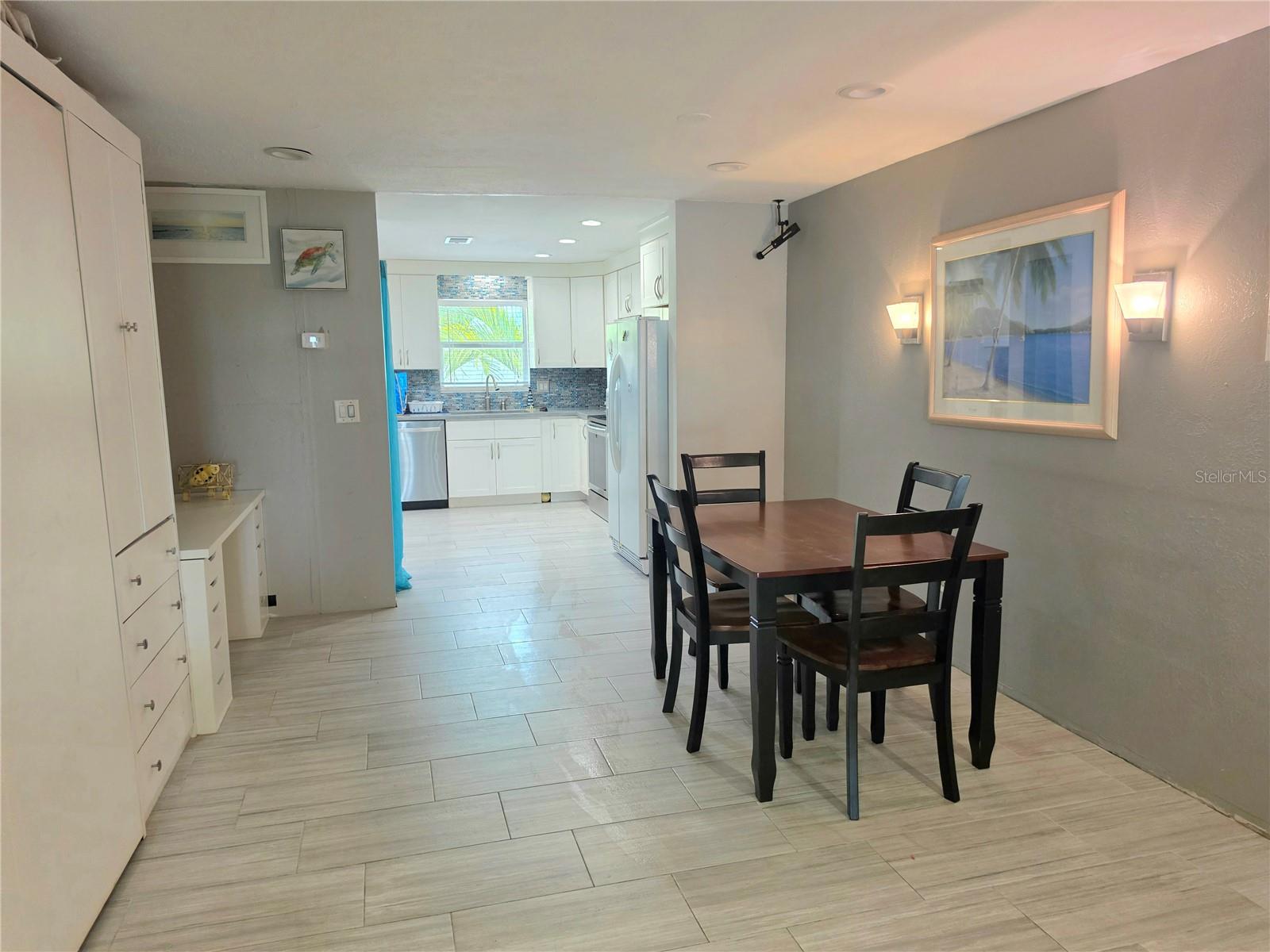 REGENCY CONDO - Residential