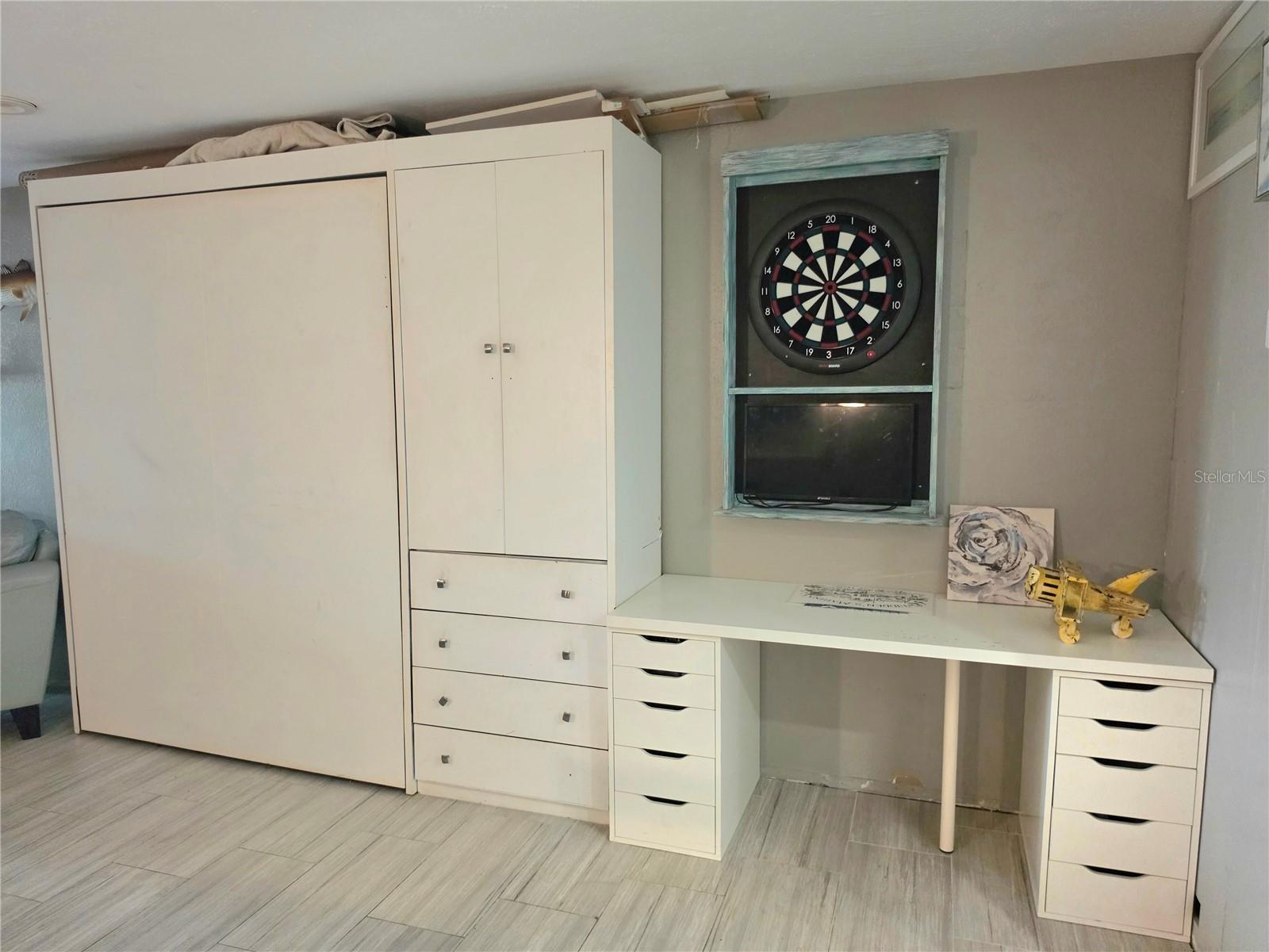 REGENCY CONDO - Residential