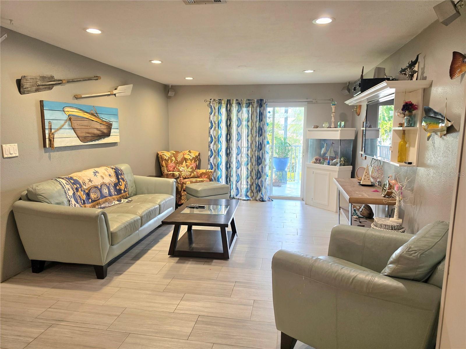 REGENCY CONDO - Residential