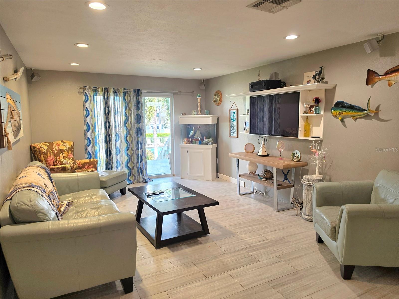 REGENCY CONDO - Residential