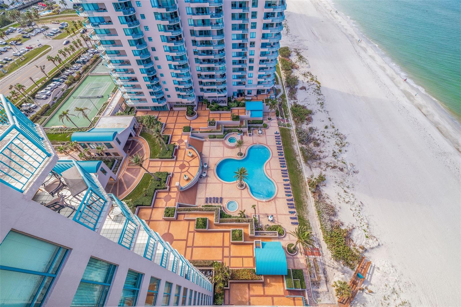 ULTIMAR ONE CONDO - Residential