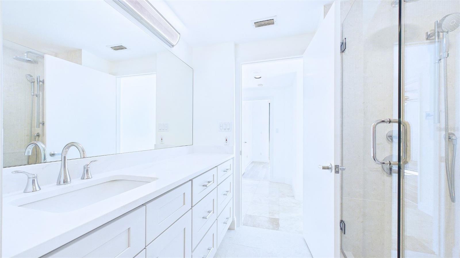 ULTIMAR ONE CONDO - Residential