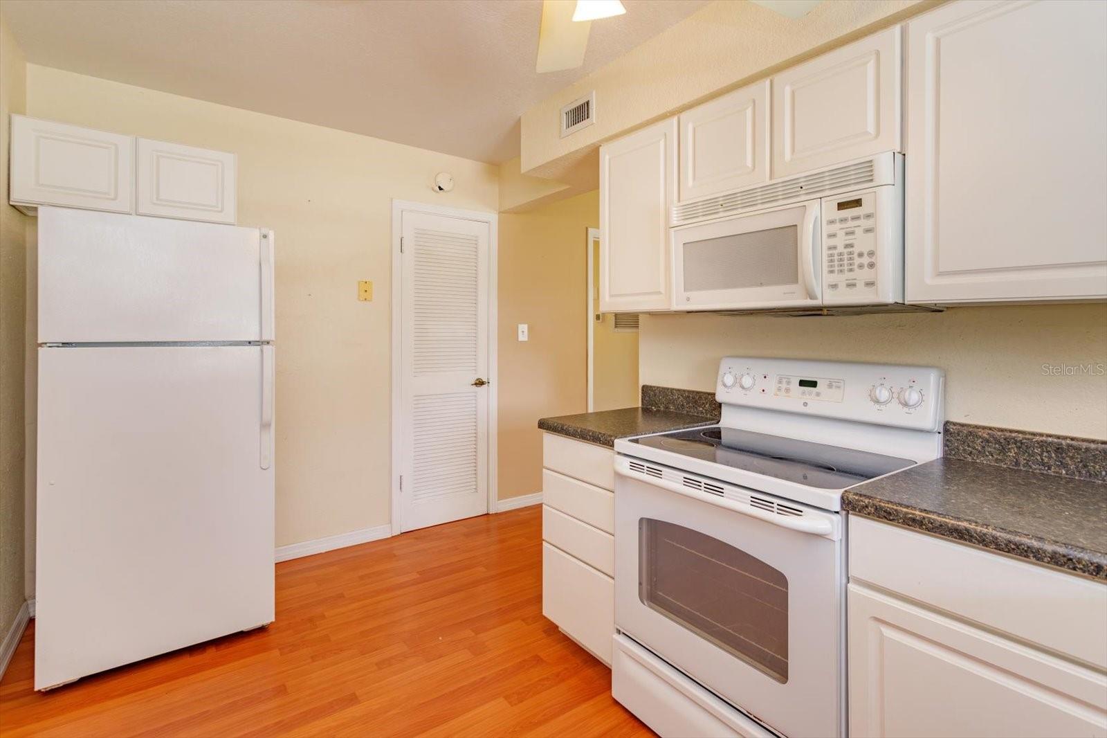 DOVER SHORES FOURTH ADD - Residential