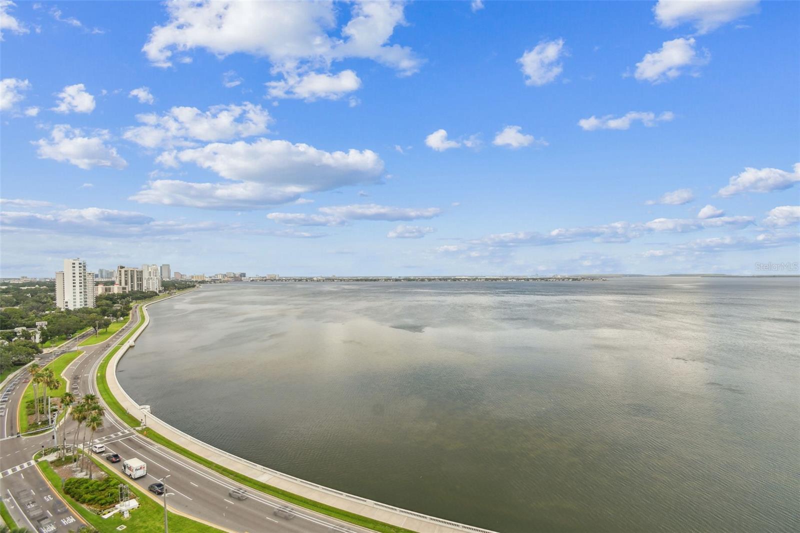RITZ CARLTON RESIDENCES - Residential