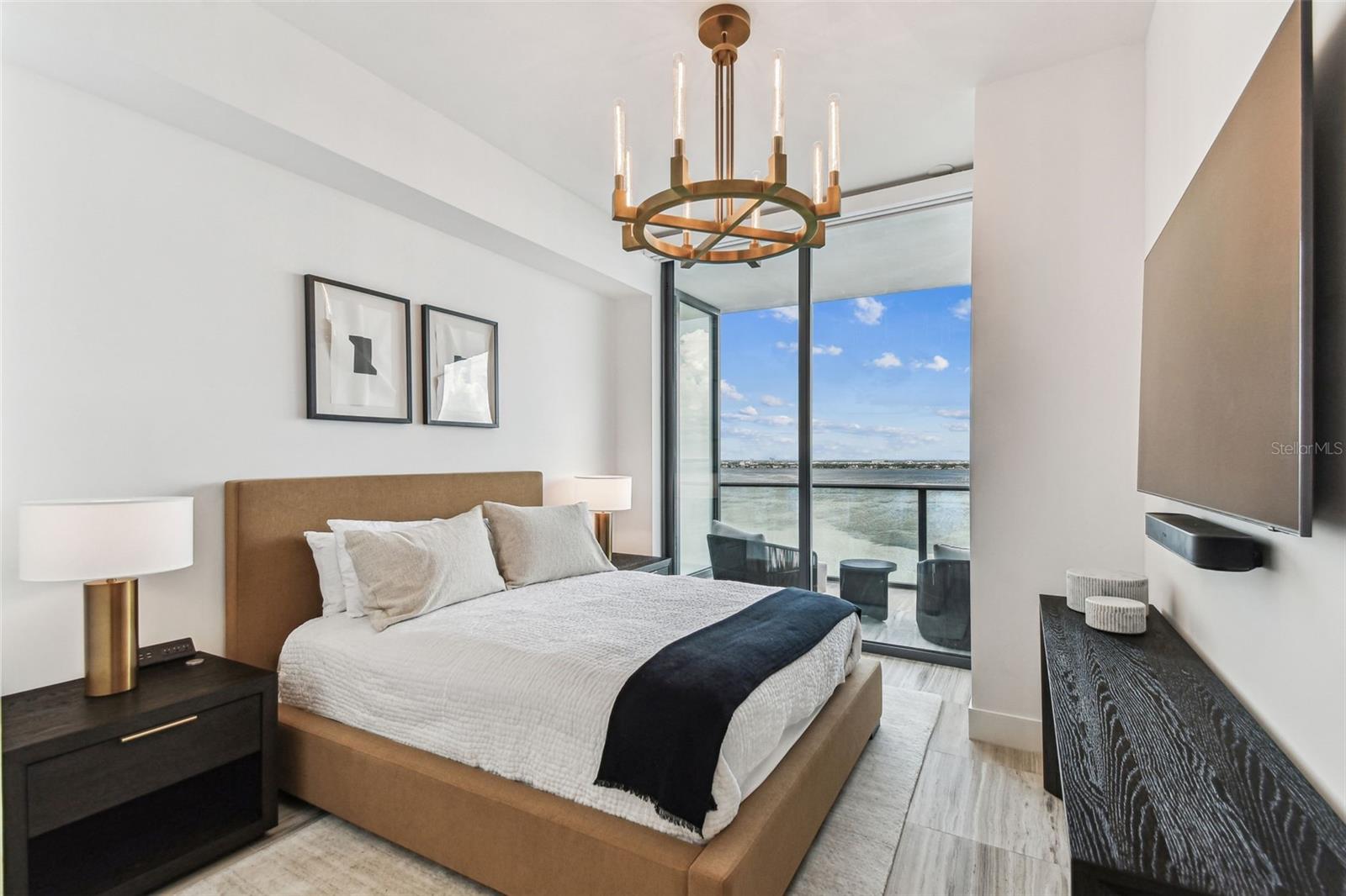 RITZ CARLTON RESIDENCES - Residential