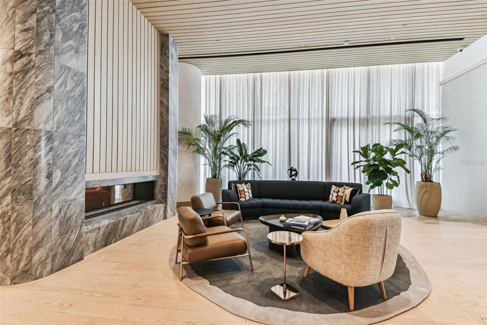 RITZ CARLTON RESIDENCES - Residential