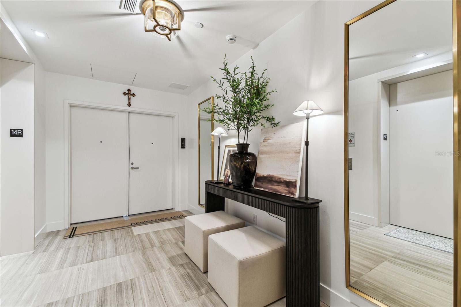 RITZ CARLTON RESIDENCES - Residential