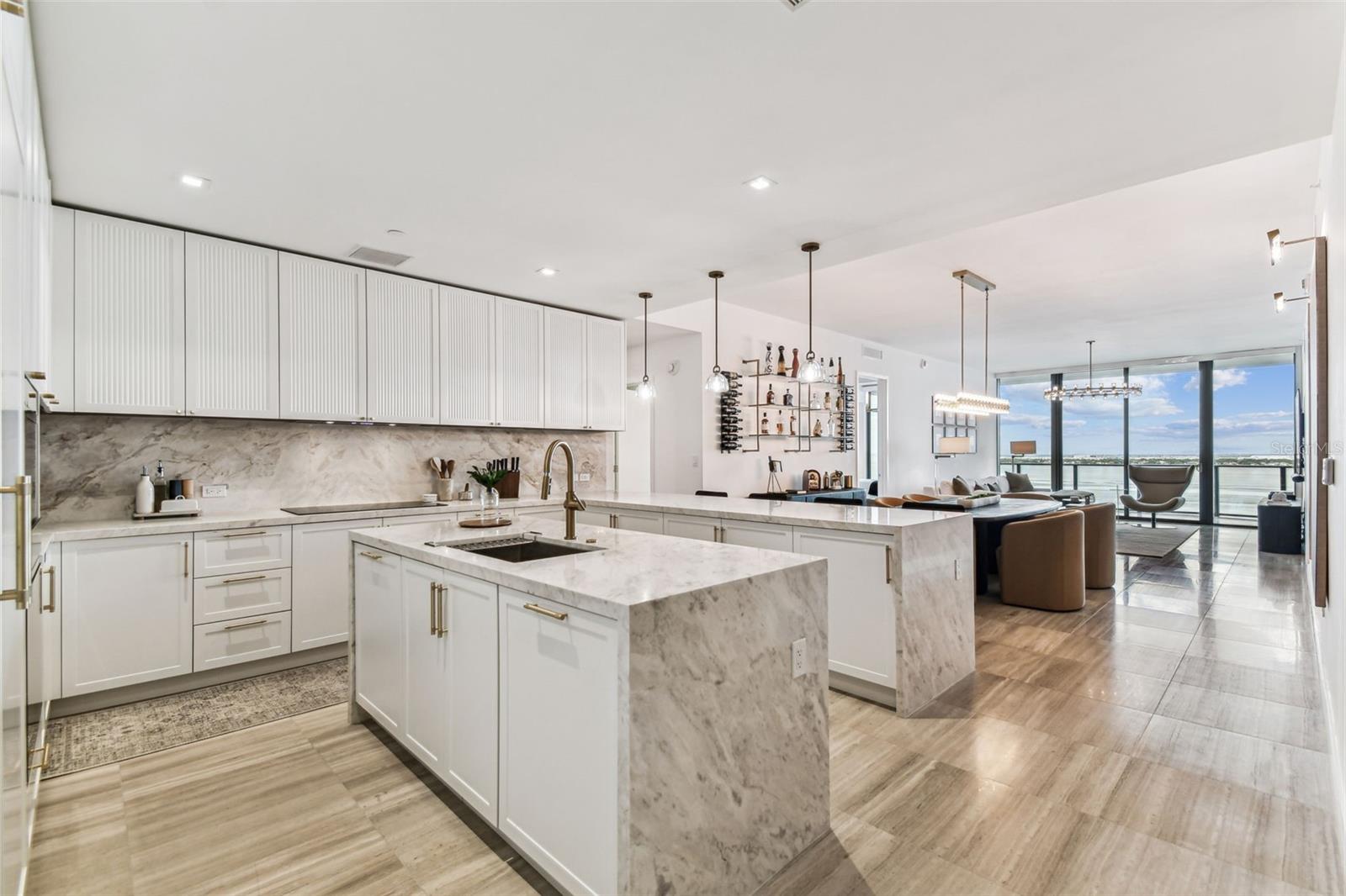 RITZ CARLTON RESIDENCES - Residential