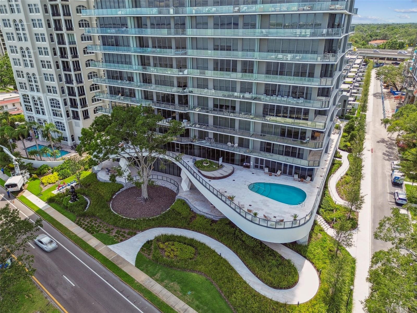 RITZ CARLTON RESIDENCES - Residential