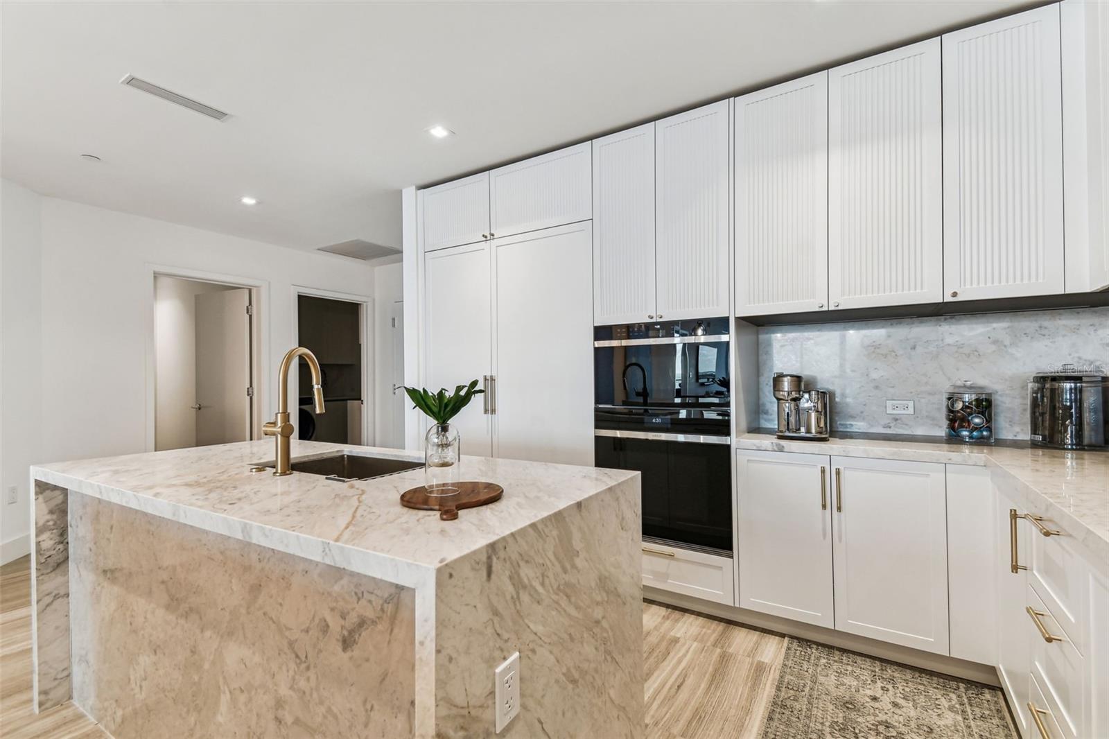 RITZ CARLTON RESIDENCES - Residential