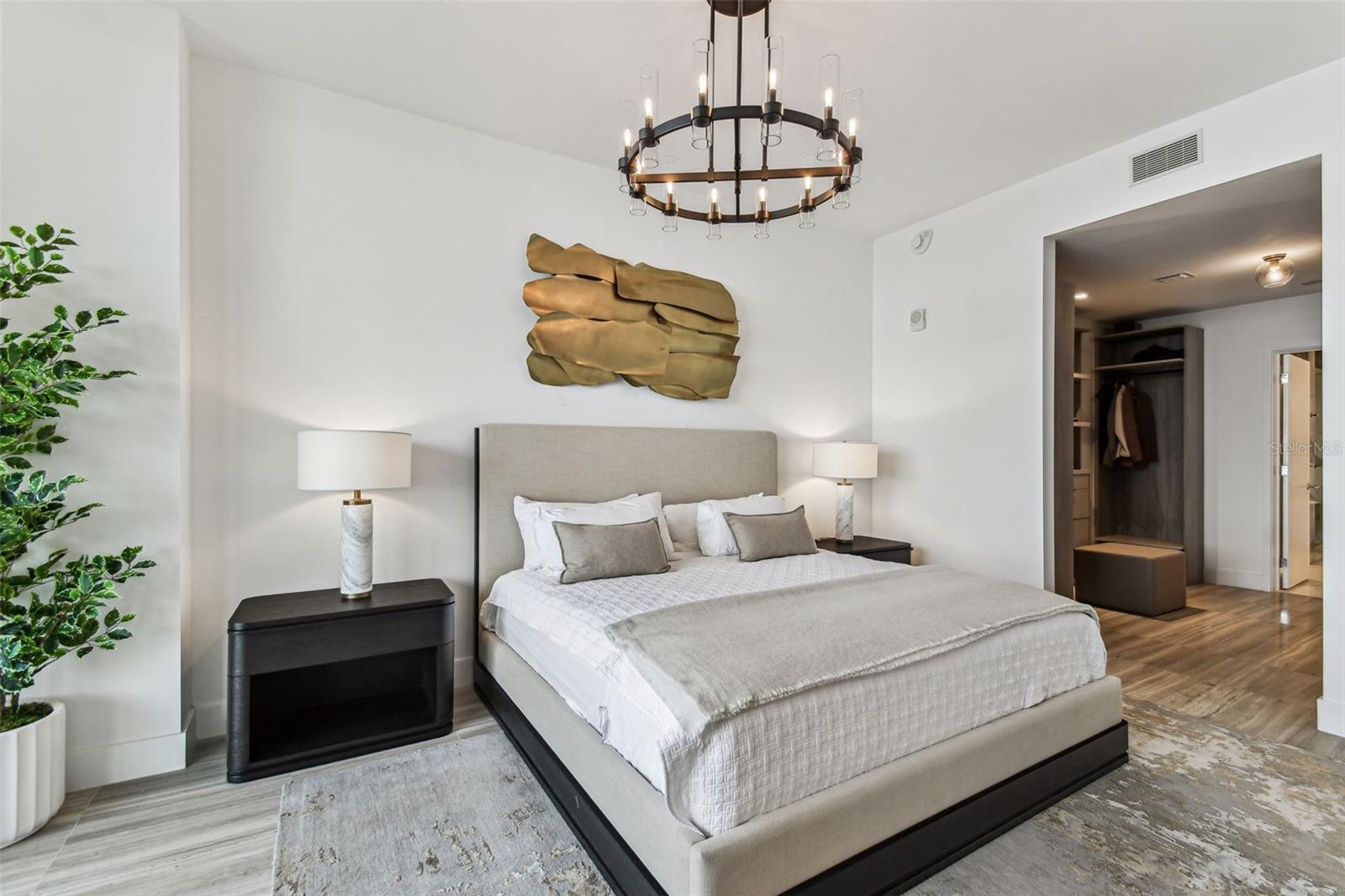 RITZ CARLTON RESIDENCES - Residential