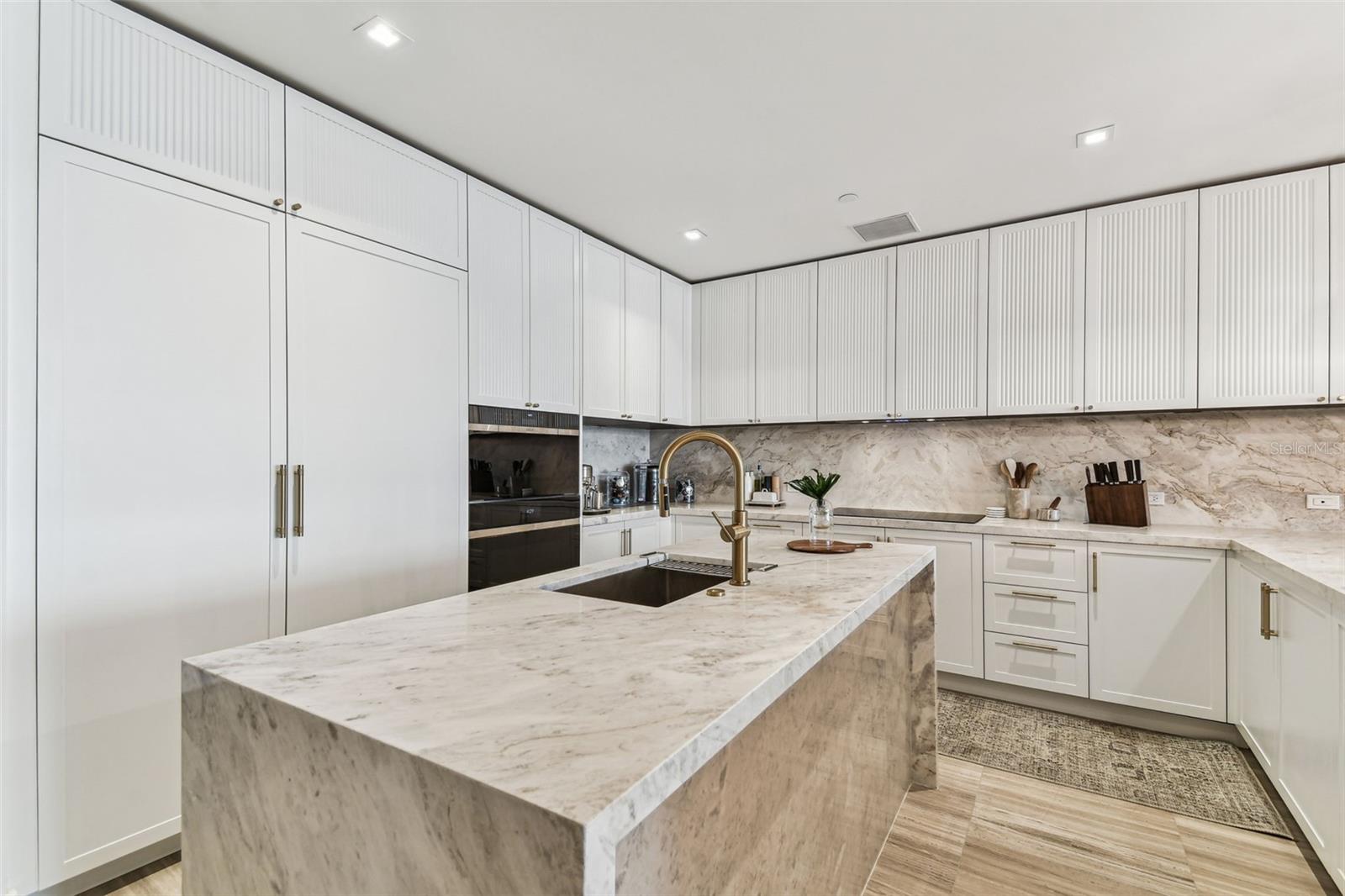 RITZ CARLTON RESIDENCES - Residential