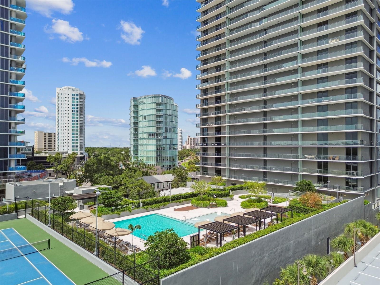 RITZ CARLTON RESIDENCES - Residential