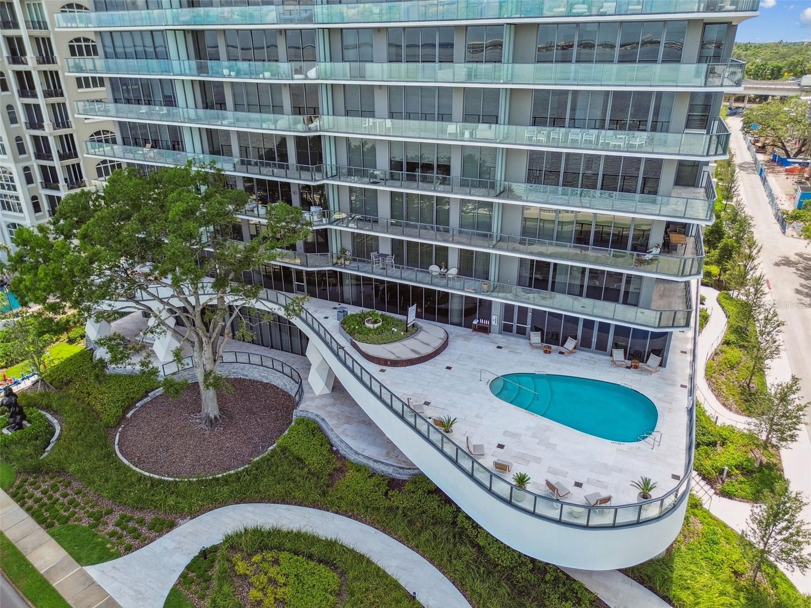 RITZ CARLTON RESIDENCES - Residential
