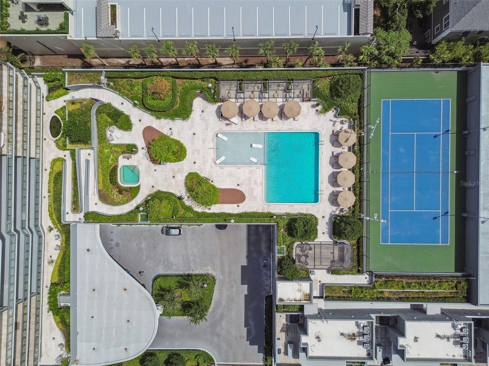 RITZ CARLTON RESIDENCES - Residential