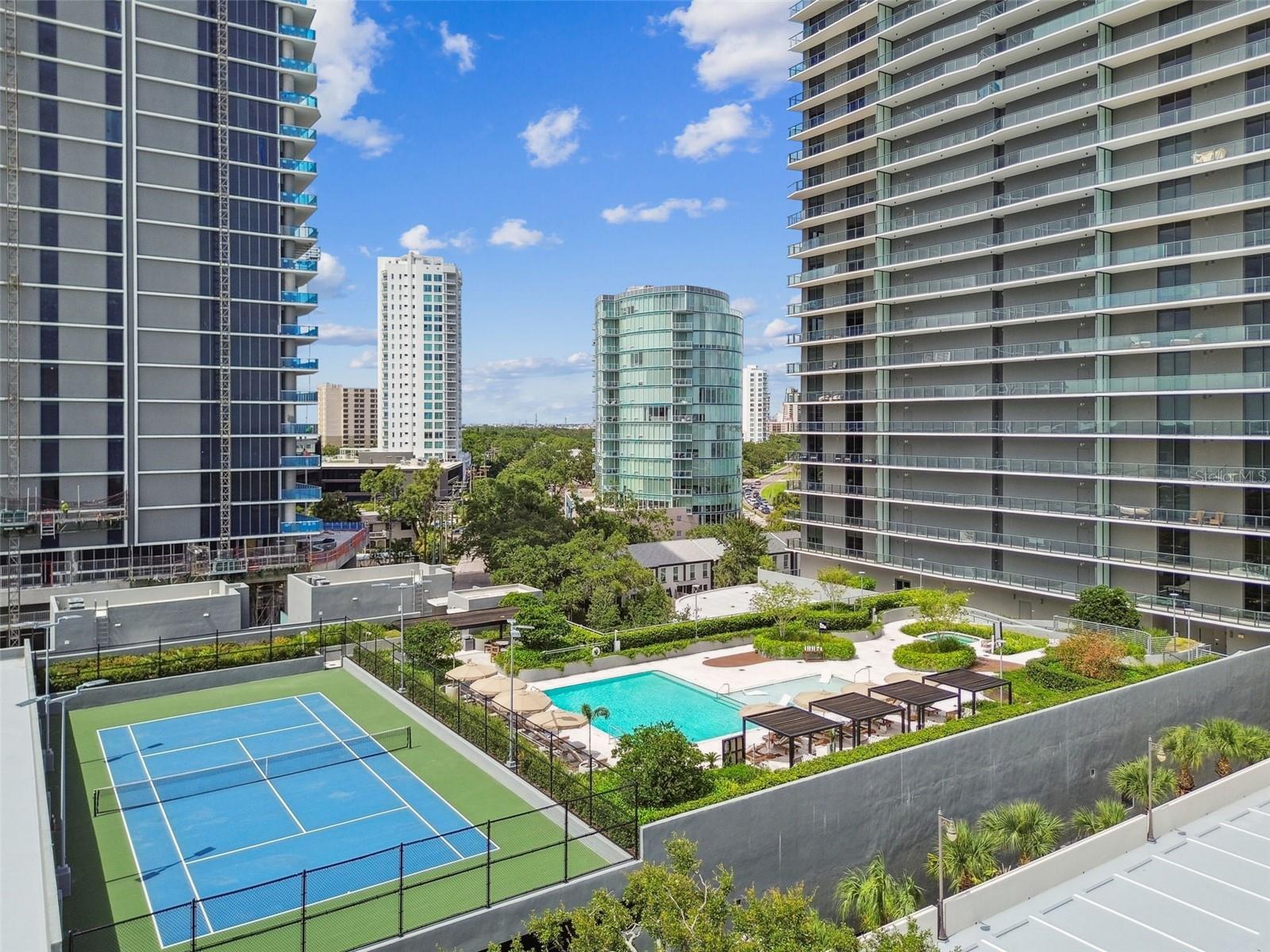 RITZ CARLTON RESIDENCES - Residential