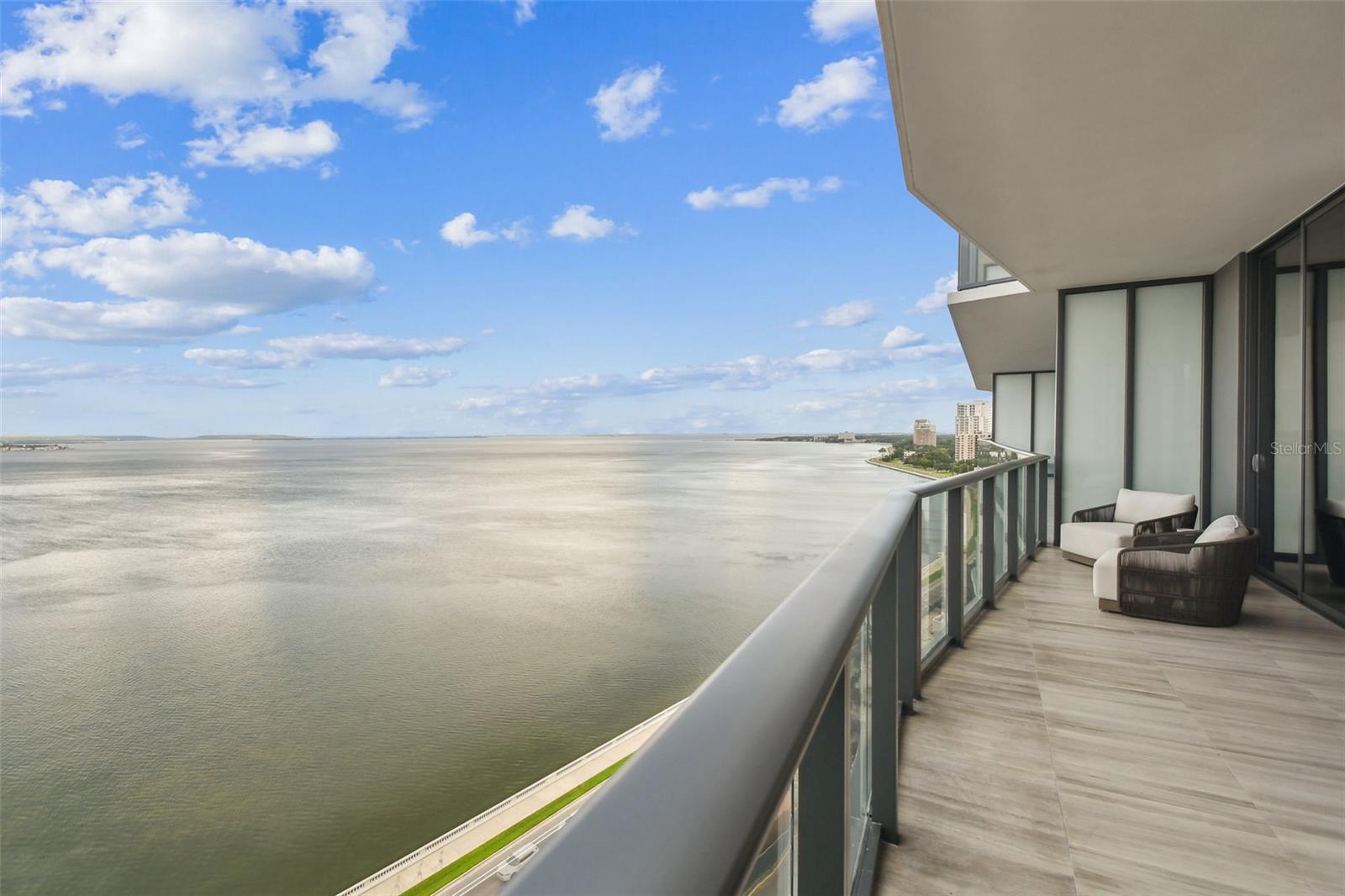 RITZ CARLTON RESIDENCES - Residential
